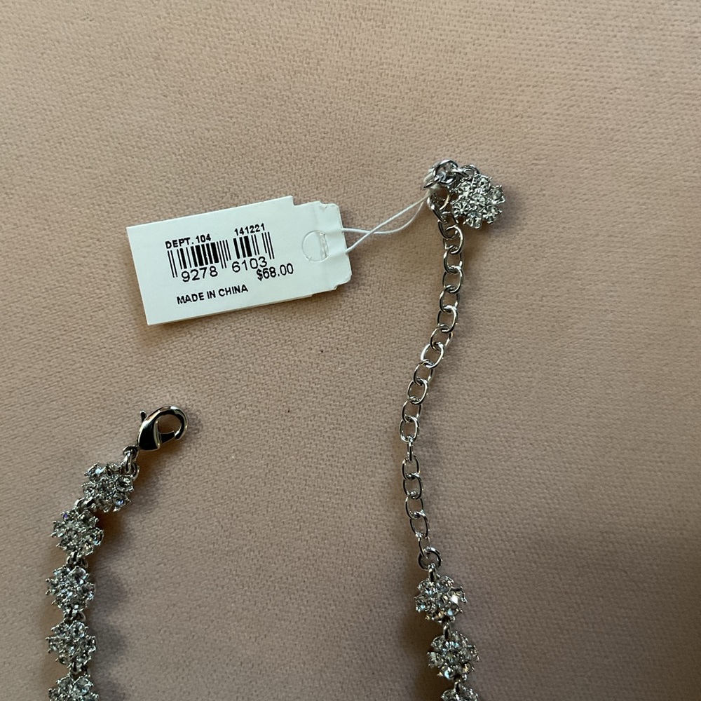 Ann Taylor Flower Necklace and Earring set - Picture 5 of 7